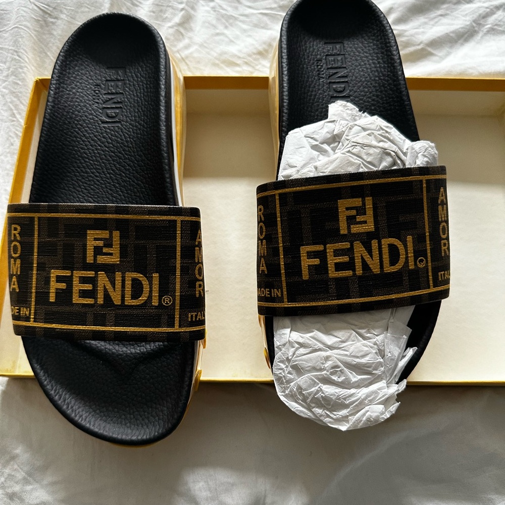 Fendi Black and Gold Men's Logo Slides